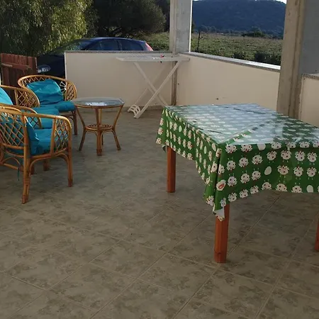 شقة Cuccu Ezzu Torpè
